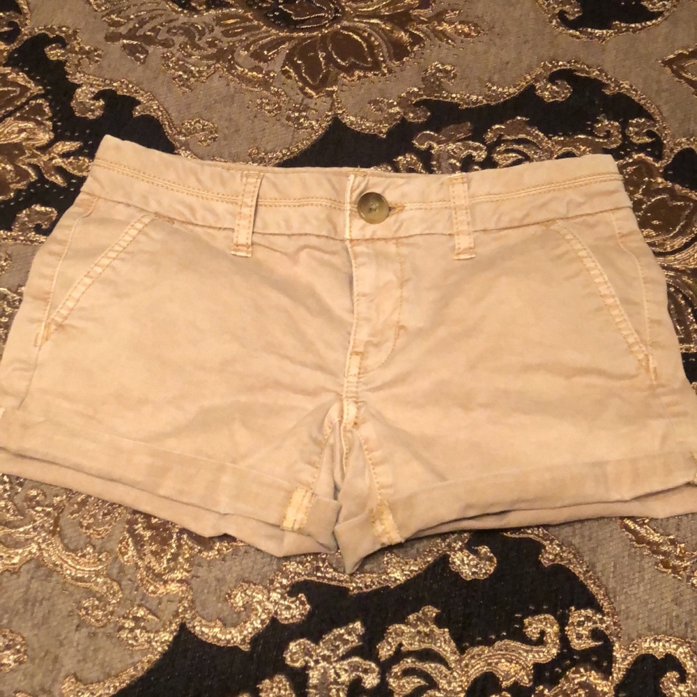 American eagle khaki shorts